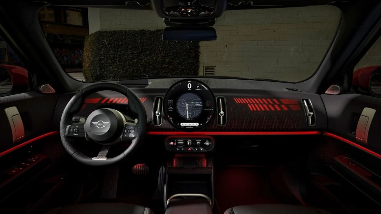1749214192-3Mini Countryman E John Coope
